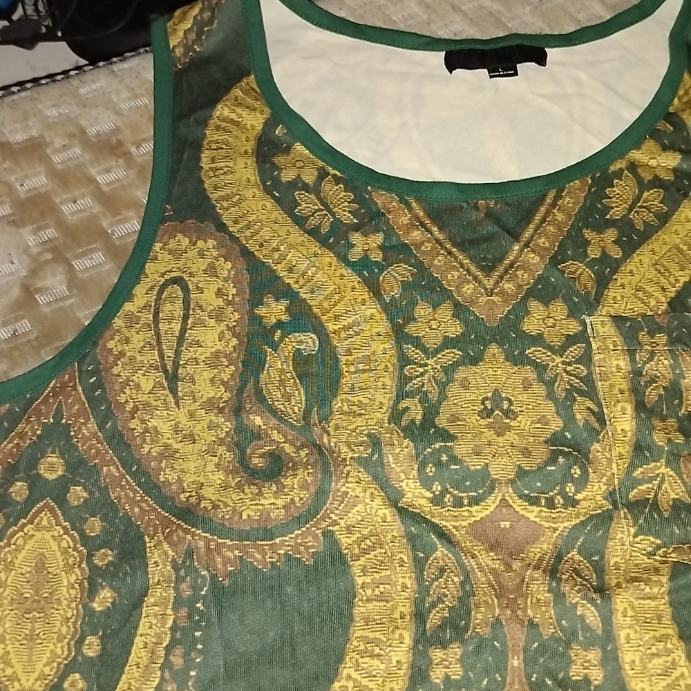 NWOT L BLACK SCALE BLVCK SCVLE Green Paisley Tank